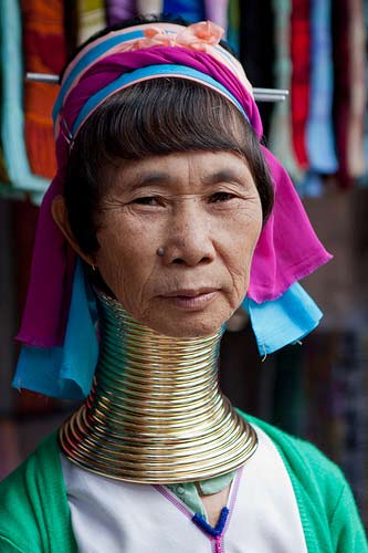 The Culture that Stretches Women's Necks — to Make Them 